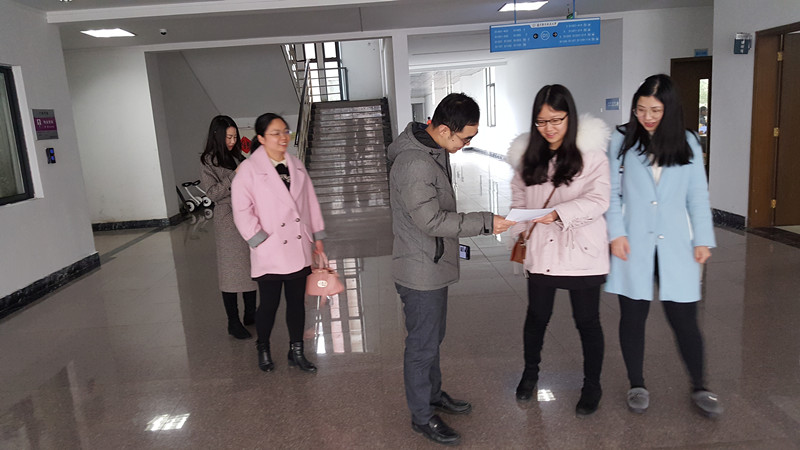 2018-2-26-新学期课堂一派生机盎然-AWC万象城娱乐开学查课纪实 (1)_副本.jpg