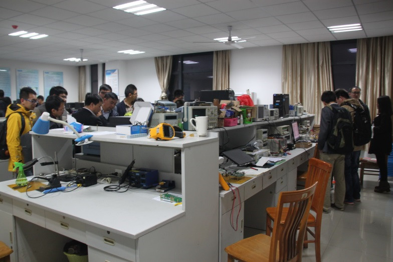 sc_211051_063765.jpg 参观模块电源实验室_副本.jpg